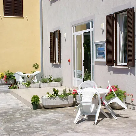 Studio 3093b Apartment *